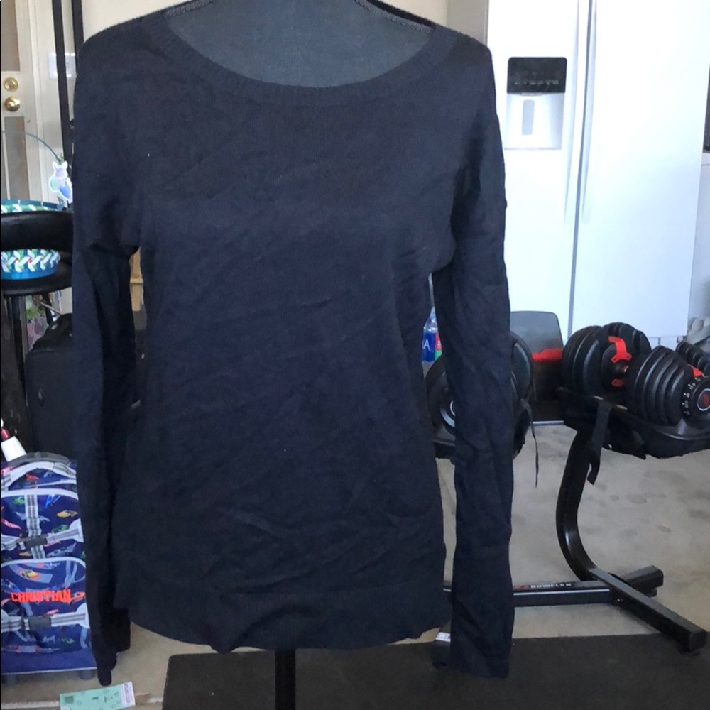 Lululemon black sweater